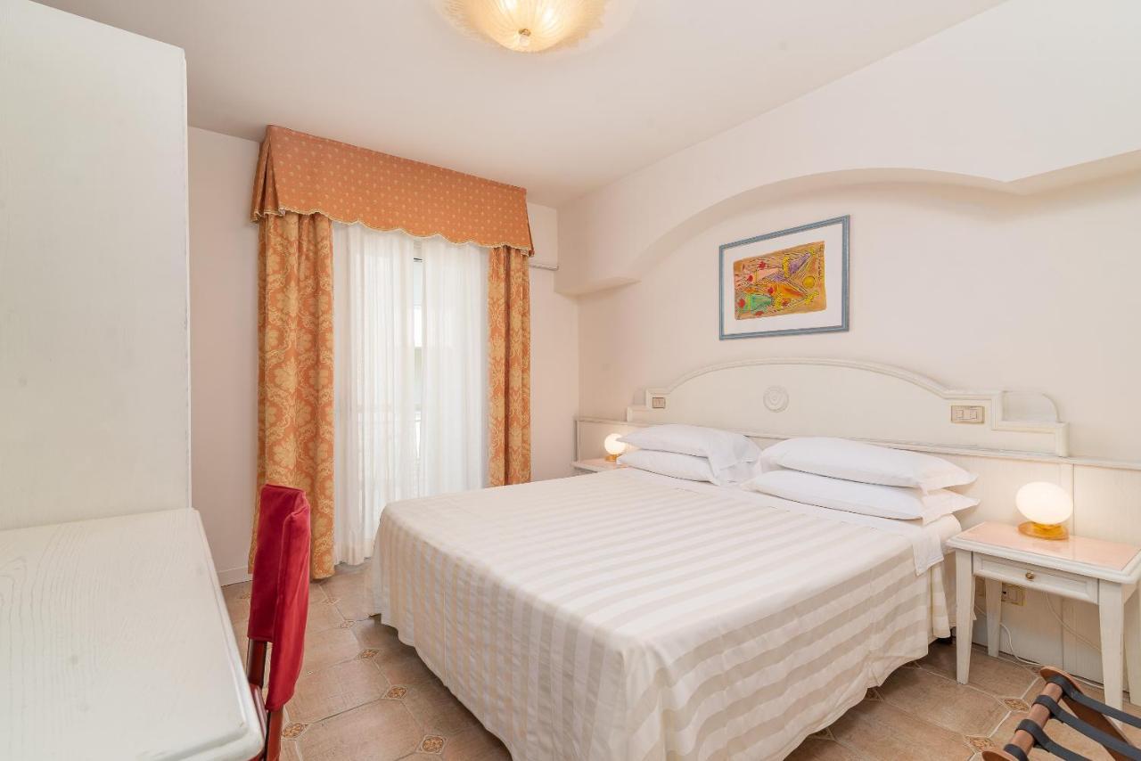 Universal Hotel Cervia Eksteriør bilde