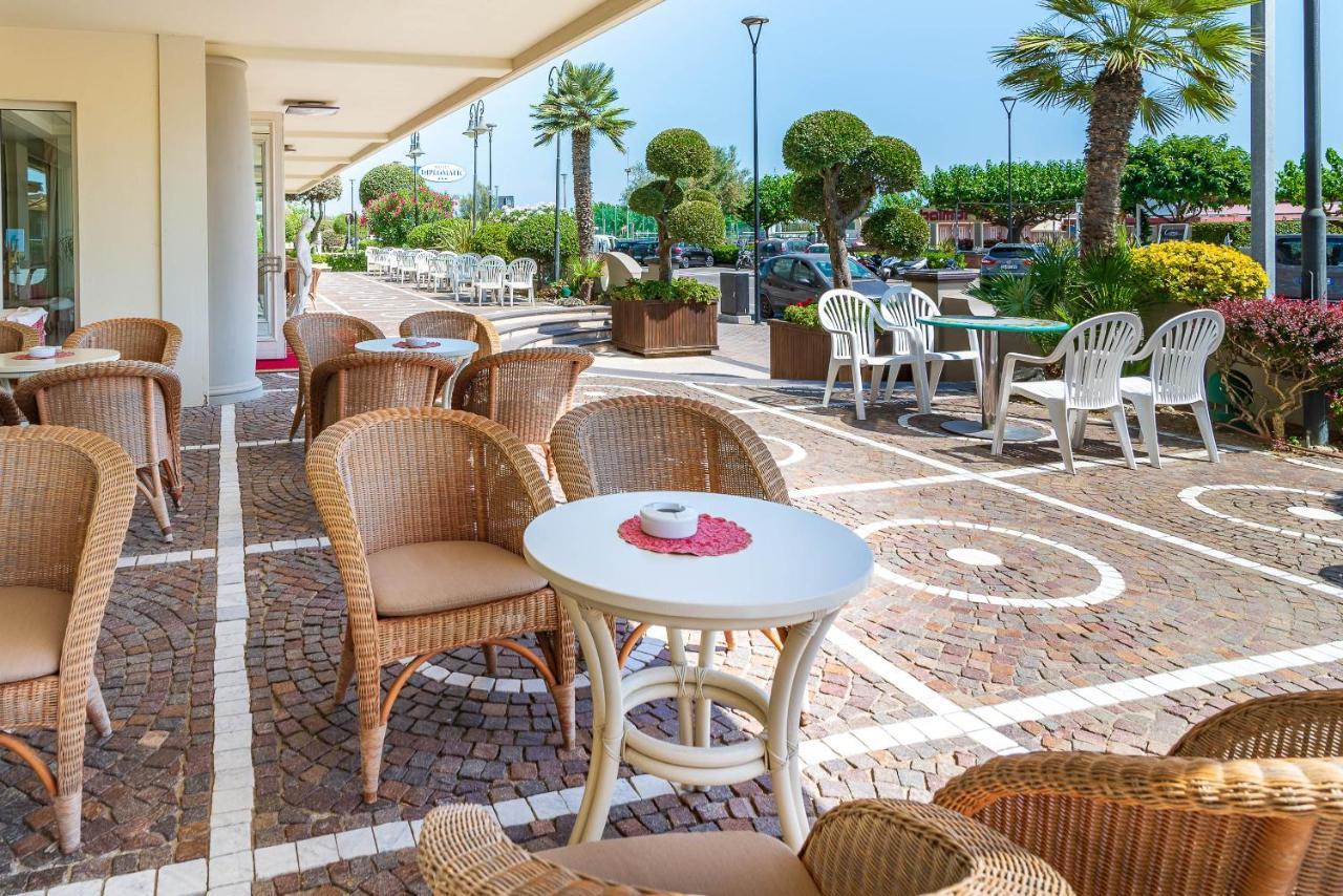 Universal Hotel Cervia Eksteriør bilde
