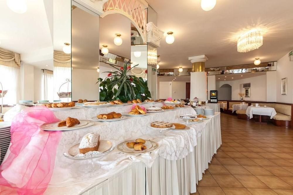 Universal Hotel Cervia Eksteriør bilde